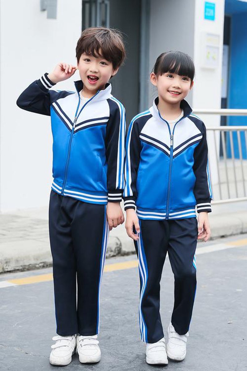 中小学校服定制：如何选择更合适的款式与面料？