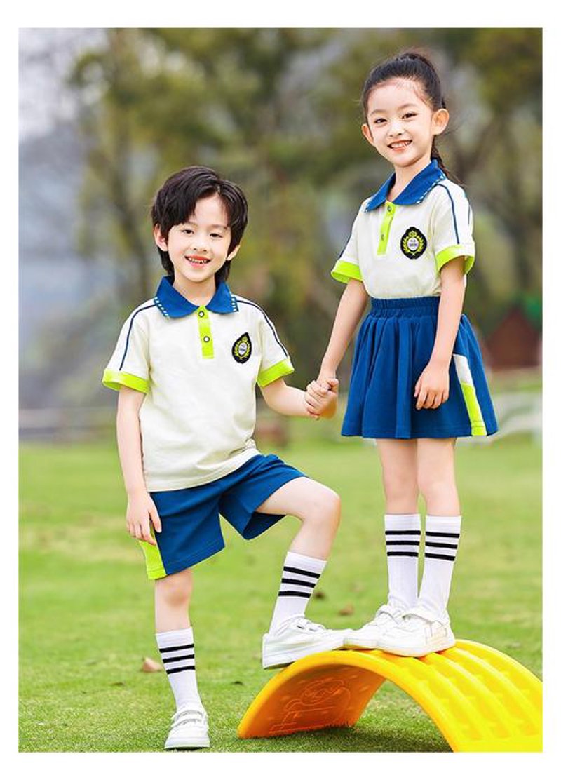 如何选择合适的中小学校服定制服务？