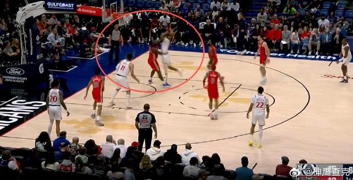 小德里克-琼斯对阵鹈鹕砍22分创生涯新高