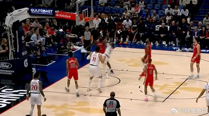 小德里克-琼斯对阵鹈鹕砍22分创生涯新高