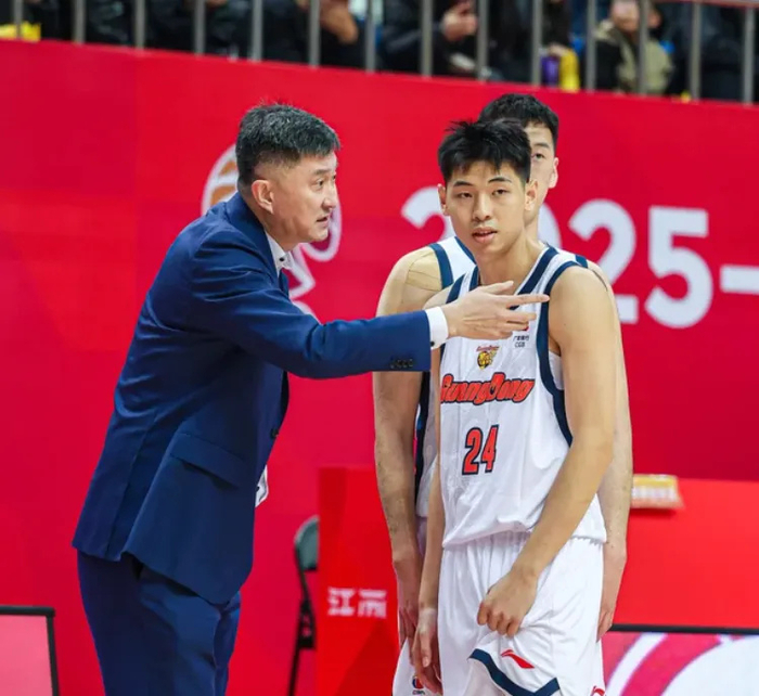 广东爆冷输球 杜锋用人荒成最大隐患