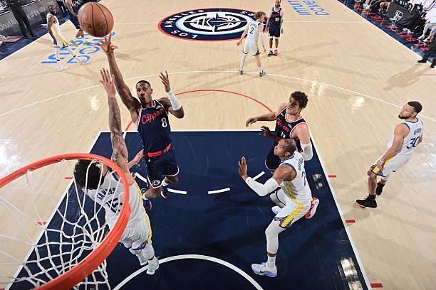 勇士逆转快船晋级季后赛 邓恩力竭难挽颓势