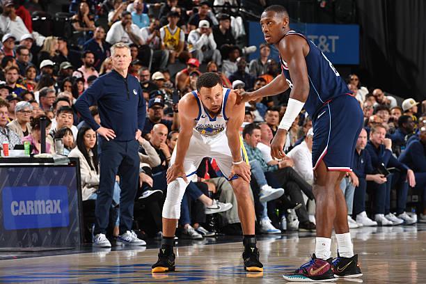 勇士逆转快船晋级季后赛 邓恩力竭难挽颓势