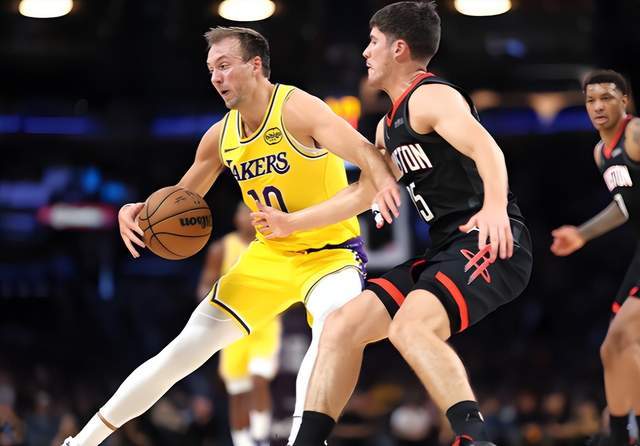 残阵湖人2-0领先火箭 詹姆斯39分钟28+8+7助奠定